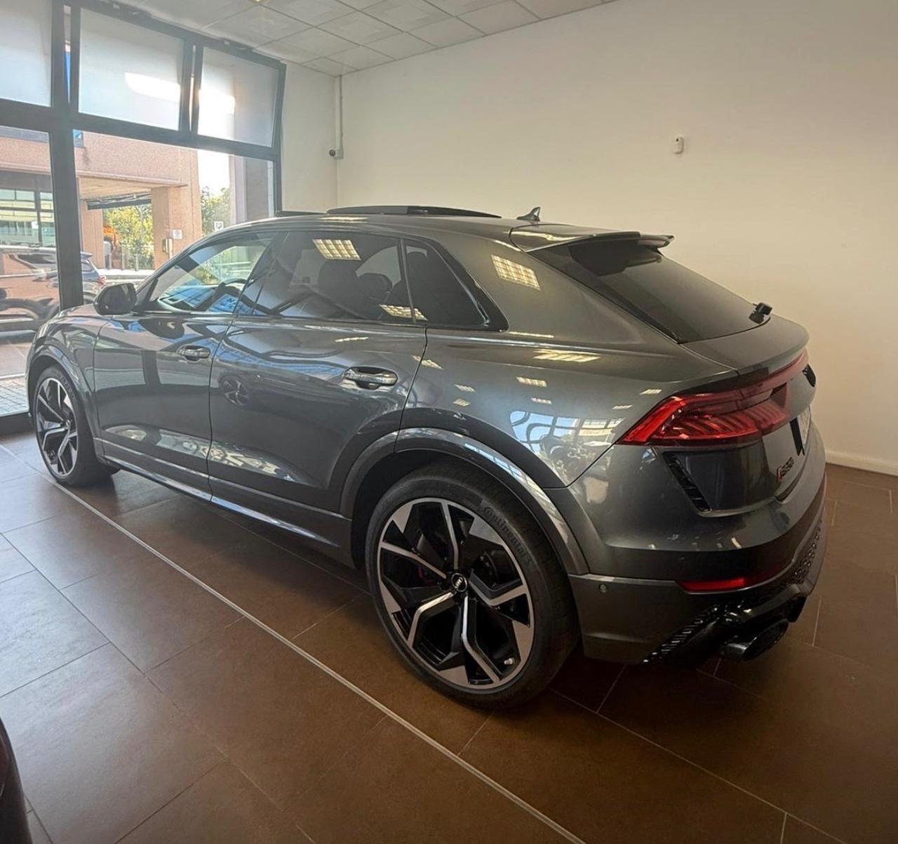 Audi RS Q8 TFSI V8 quattro tiptronic (441 kw)