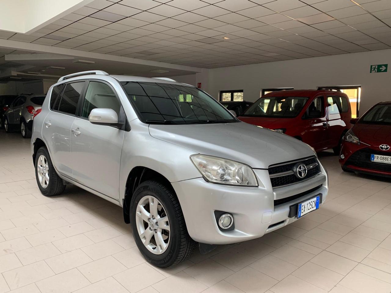 Toyota RAV4 2.2 d-4d Luxury 150cv dpf my09