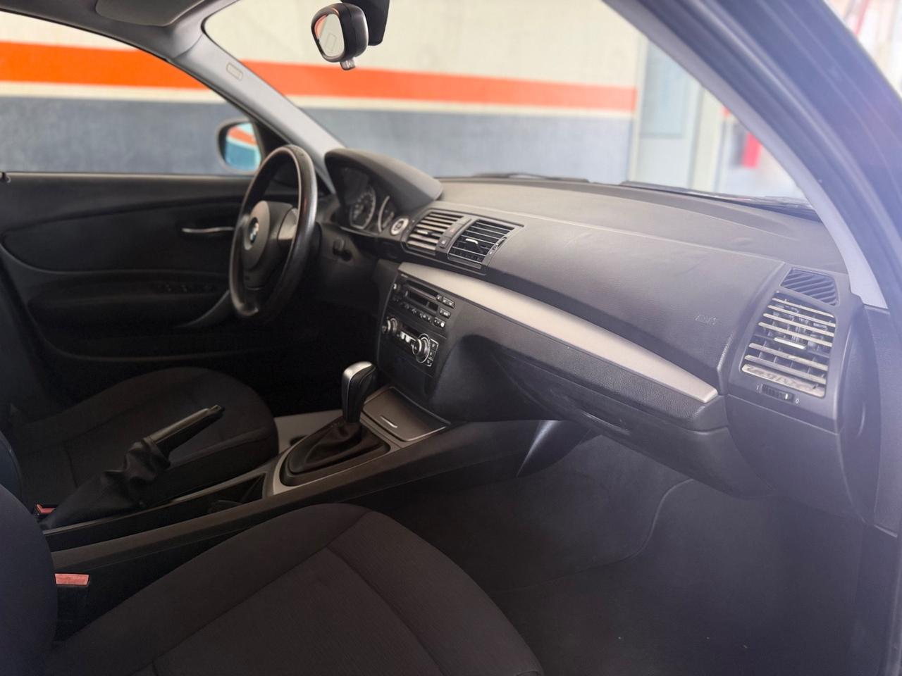 Bmw 118 118d 2.0 143CV cat 5 porte Attiva NEOPATENTATI