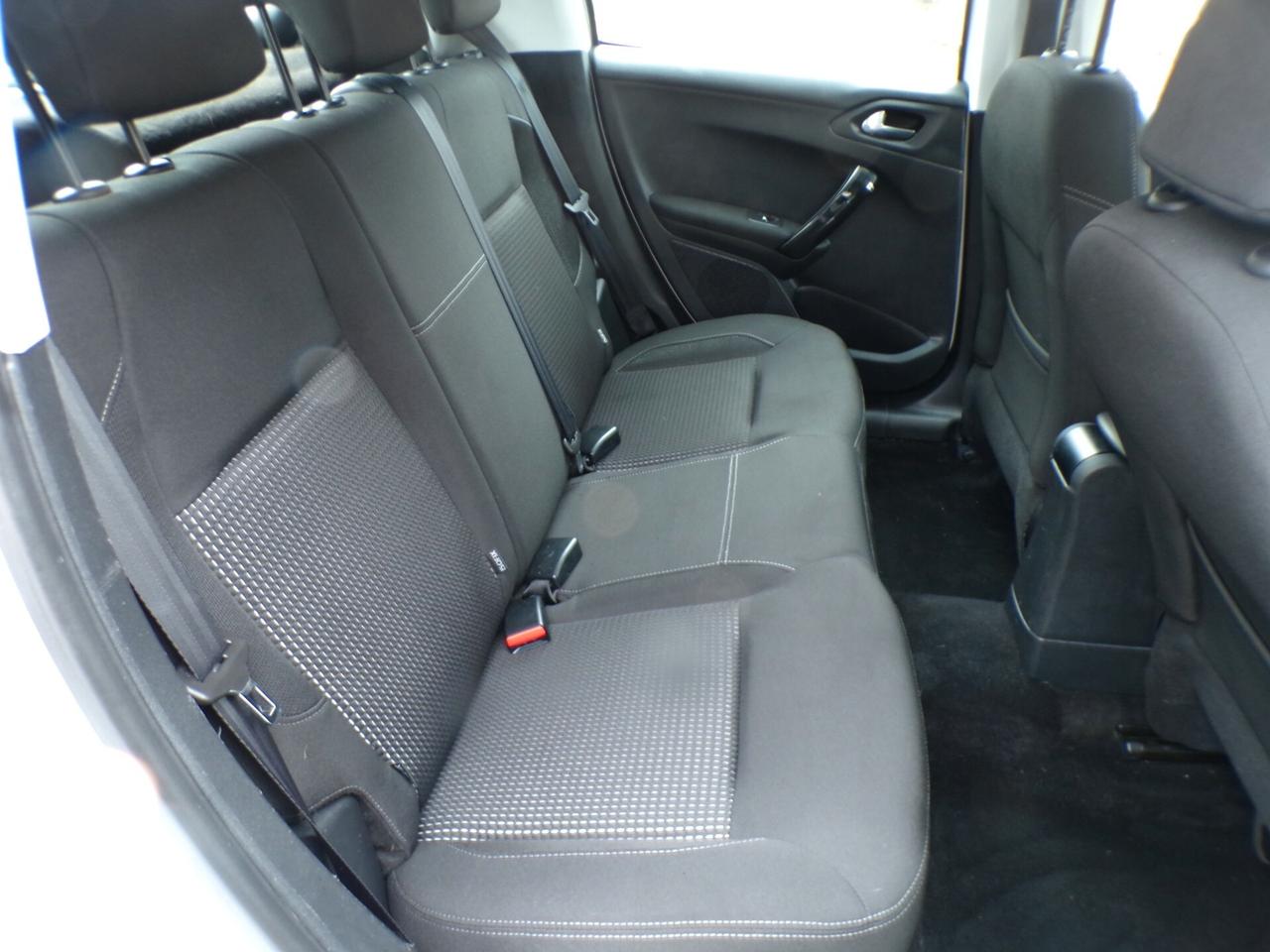 Peugeot 208 1.6 HDi 75 5 porte