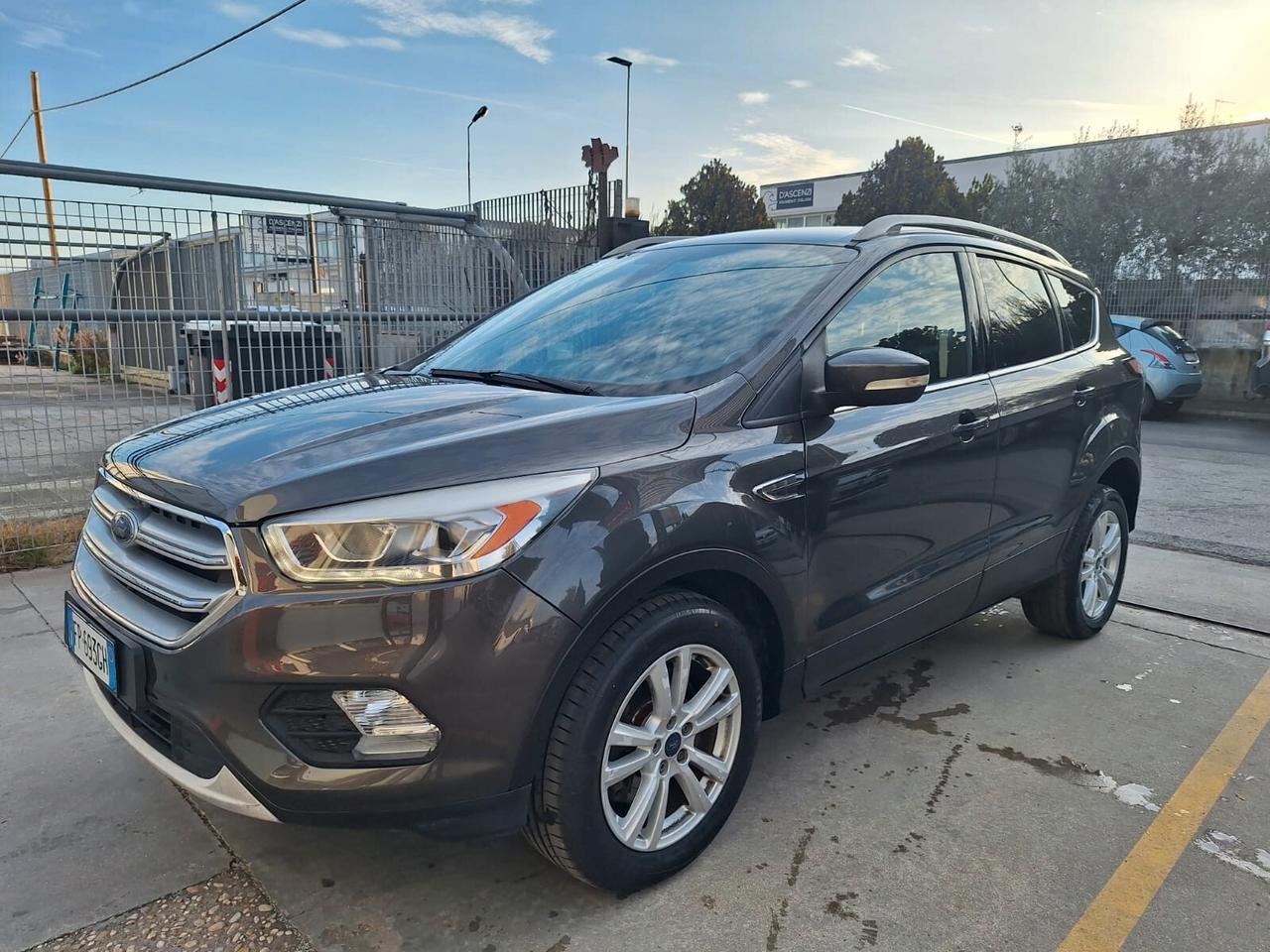 Ford Kuga 1.5 TDCI 120 CV S&S 2WD ST-Line Business
