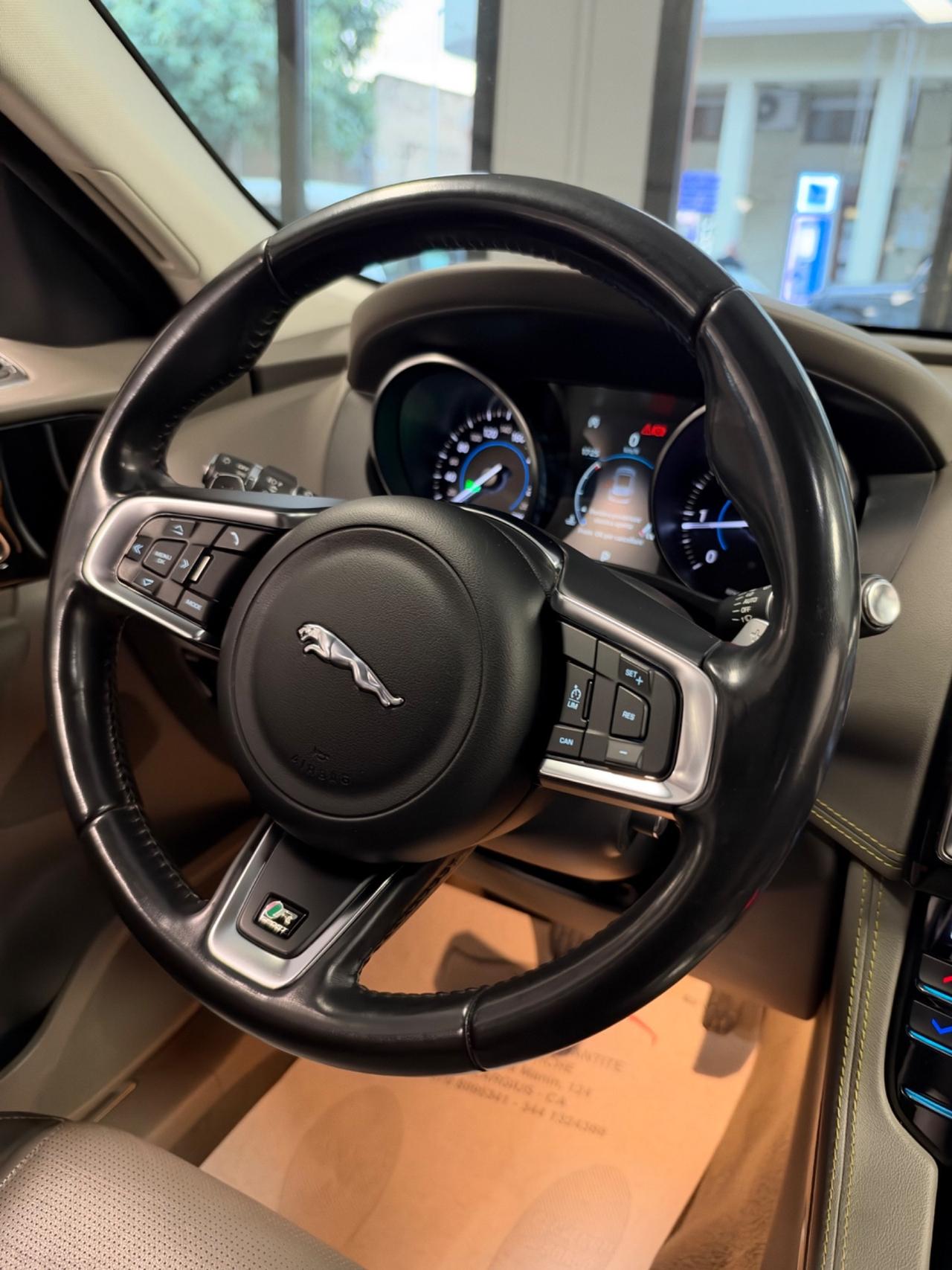 Jaguar F-Pace 2.0 D 180 CV AWD R-Sport