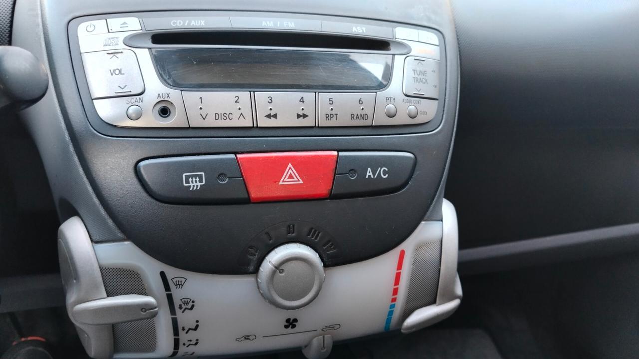 Toyota Aygo 1.0 12V VVT-i 3 porte Sol