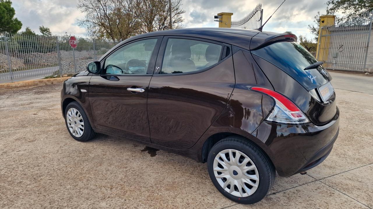 Lancia Ypsilon 1.2 69 CV 5 porte S&S Gold