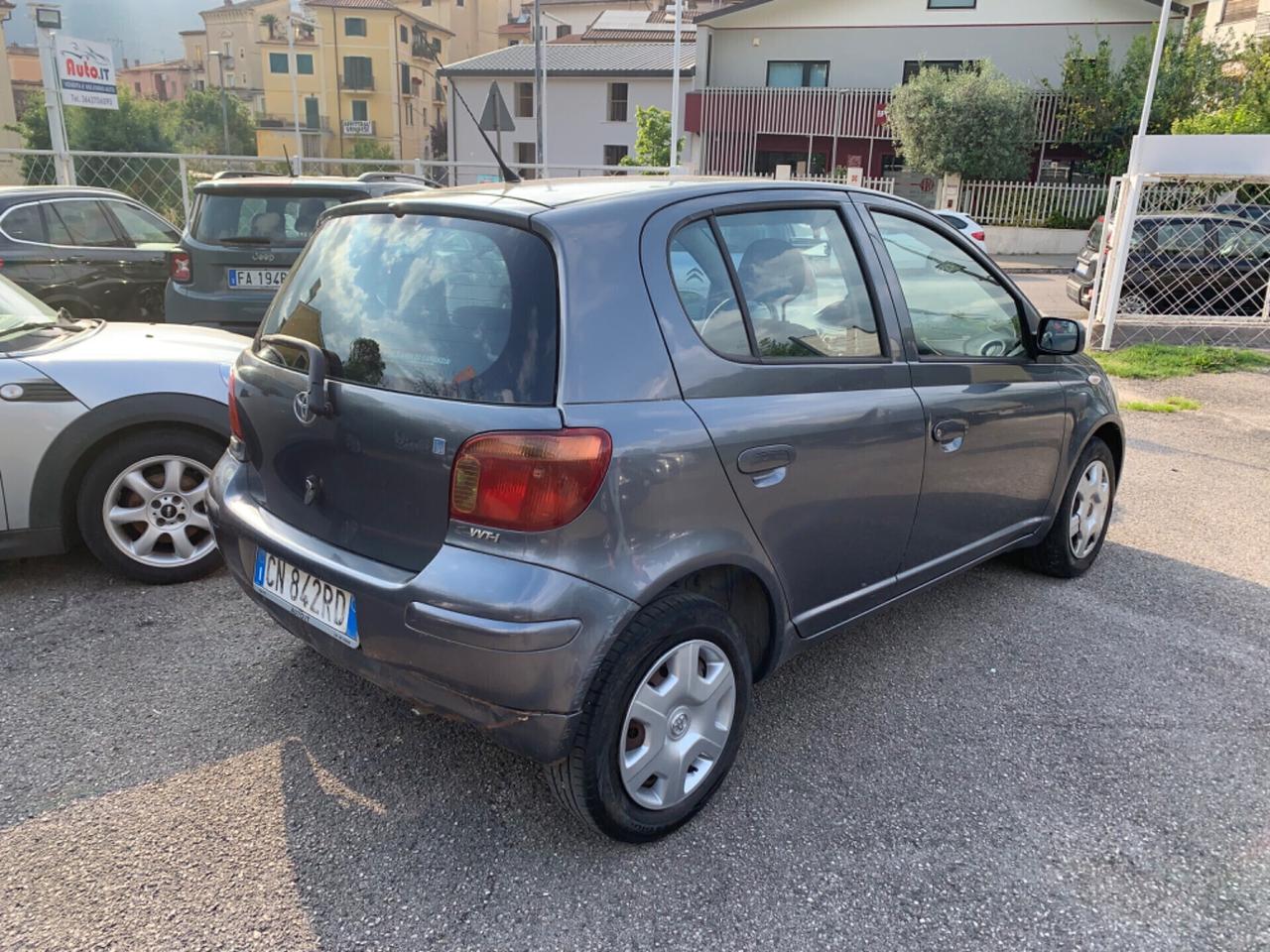 Toyota Yaris 1.0i 16V cat 5 porte