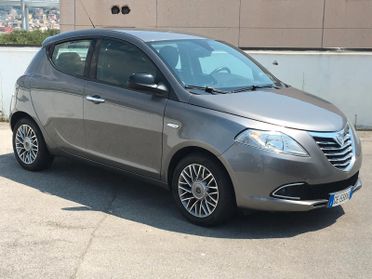 Lancia Ypsilon 1.2 69 CV 5 porte S&S Silver