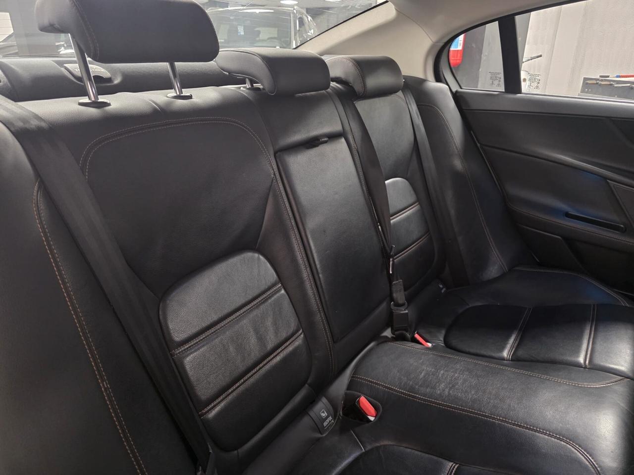 Jaguar XE 2.0 D Turbo 180CV Portfolio
