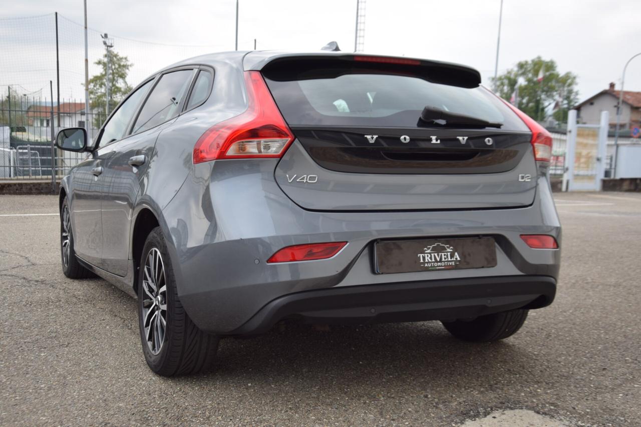 VOLVO V40 (2012-2020) V40 D2 Momentum
