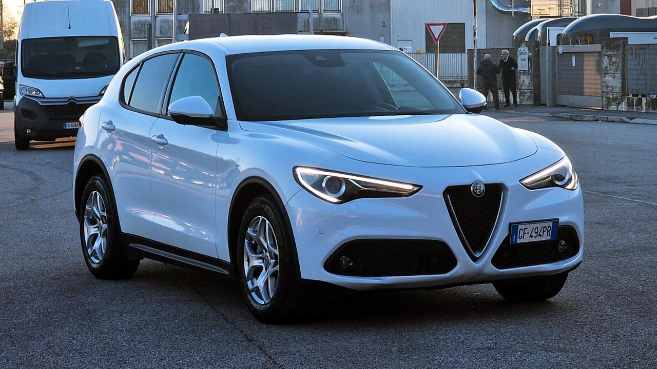 Alfa Romeo Stelvio 2.2 Turbodiesel 160 CV AT8 RWD