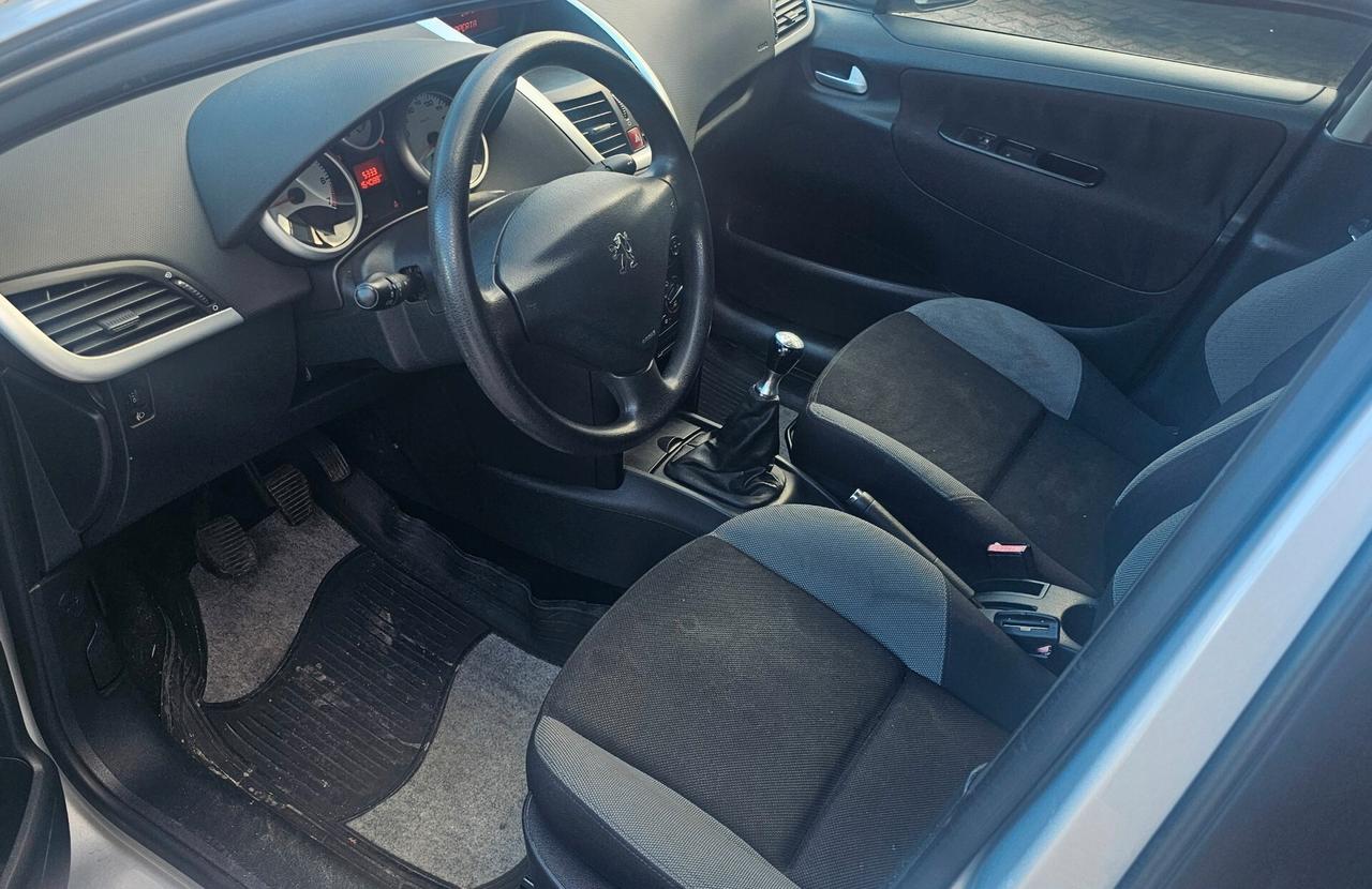 Peugeot 207 1.4 VTi 95CV 5p. X Line Neopatentati