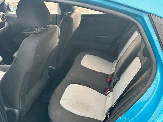 Hyundai i10 1.0 benzina neopatentati