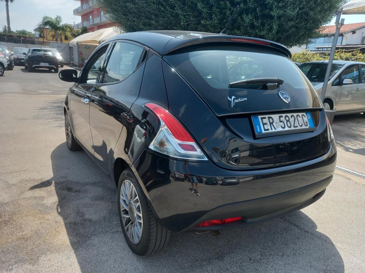 Lancia Ypsilon 1.3 MJT 95 CV 5 porte Platinum