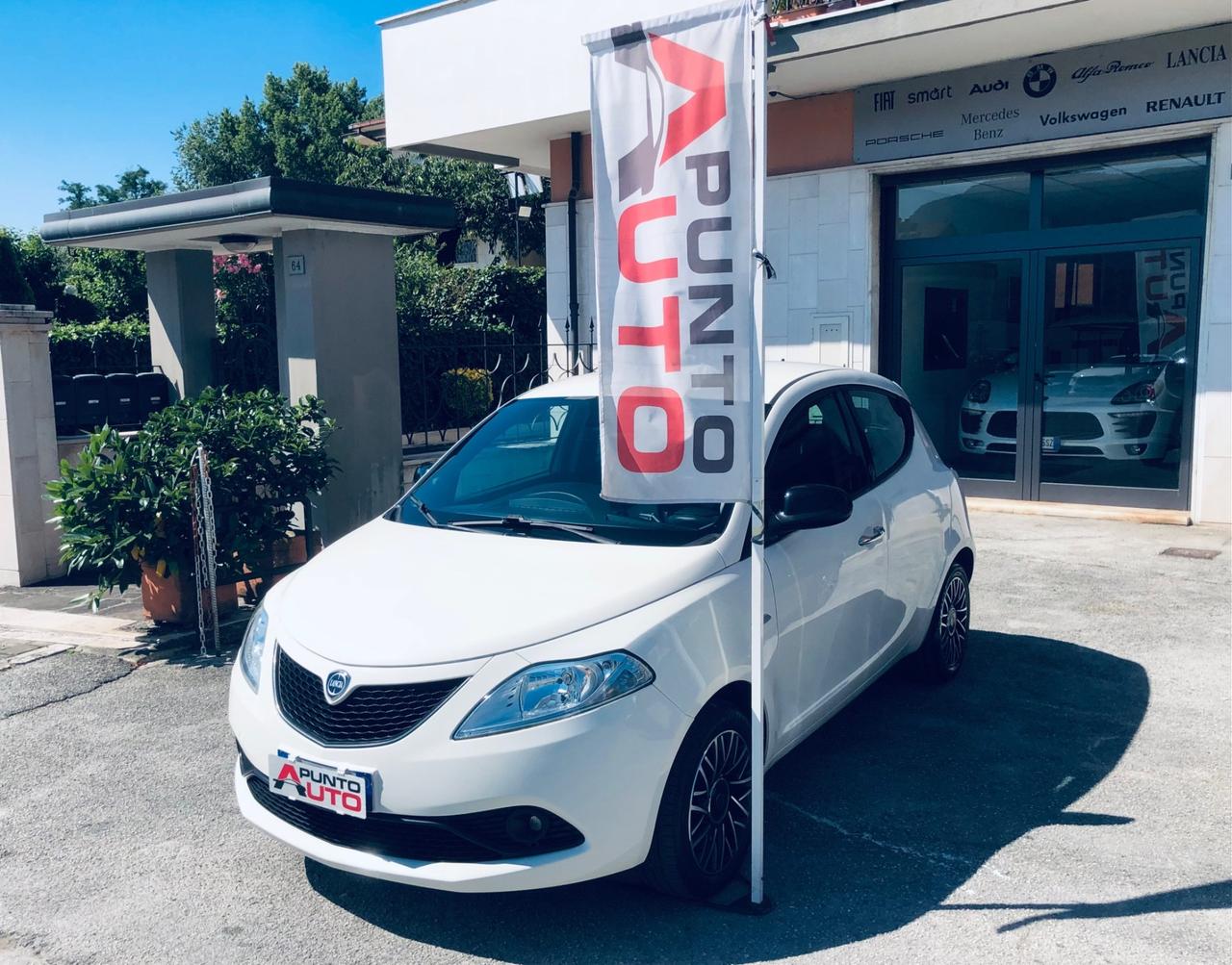 Lancia Ypsilon 1.0 FireFly 5 porte S&S Hybrid Ecochic Gold
