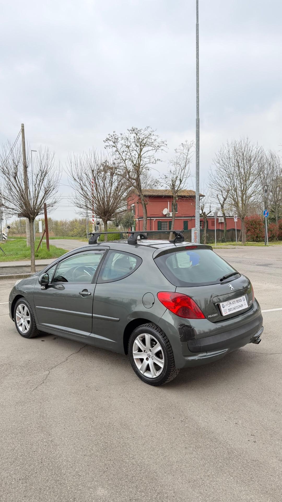 Peugeot 207 1.6 HDi 90CV 3p. XS si neopatentati