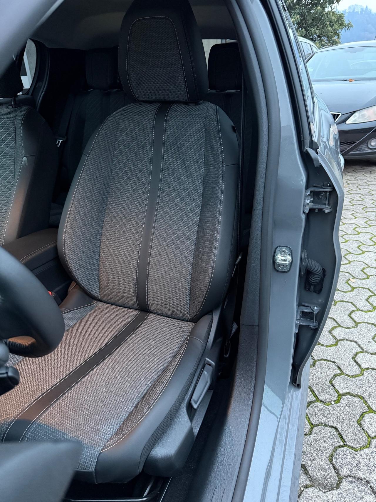 Peugeot 208 1.2 100cv Stop&Start 5 porte Allure