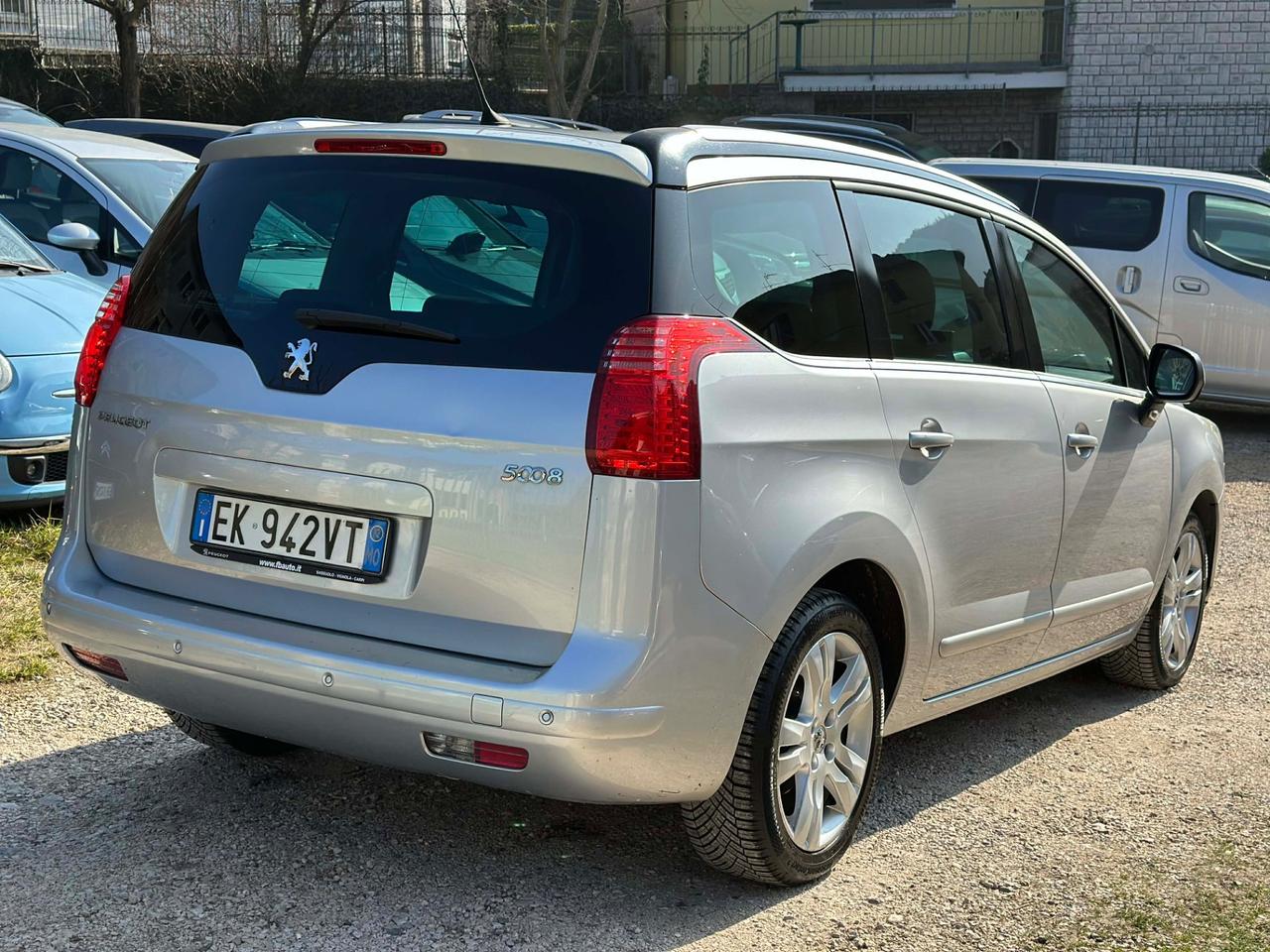 Peugeot 5008 1.6 HDi 115CV ALURE 7 POSTI TETTO KMCERT GARANZ
