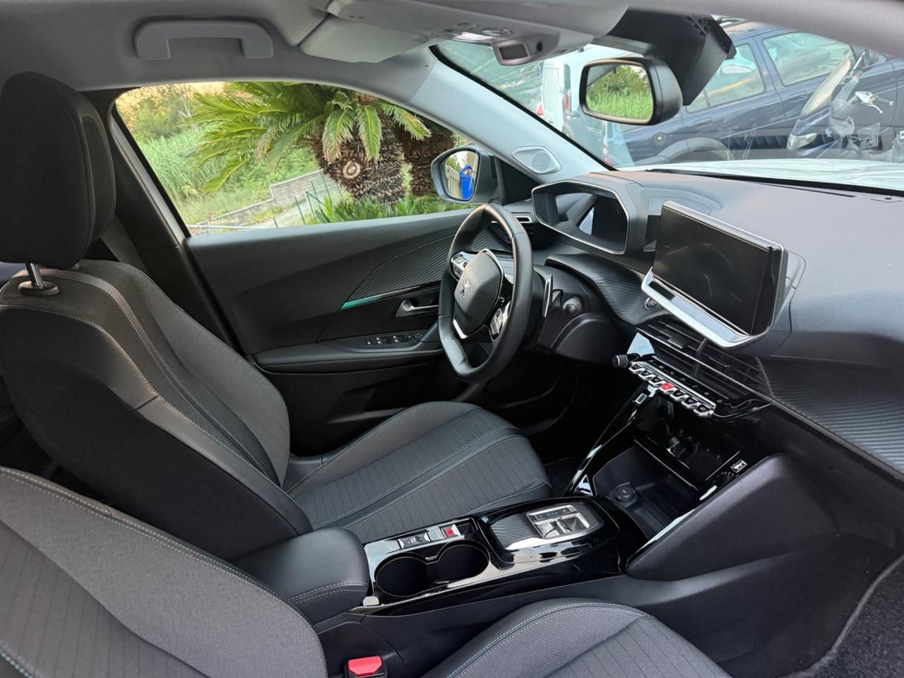 Peugeot 2008 BlueHDi cambio automatico permute e finanziamenti