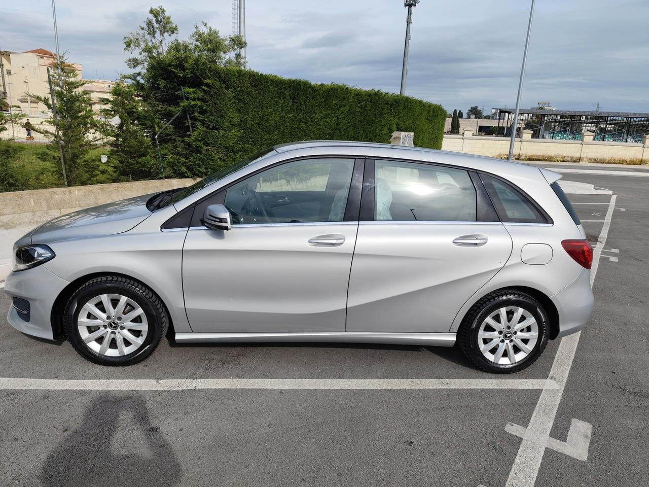 Mercedes-benz B 180 d FULL 70.000 KM