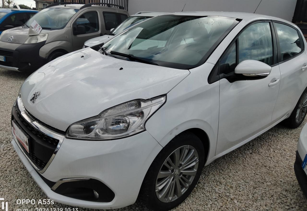 Peugeot 208 BlueHDi 75 5 porte Allure