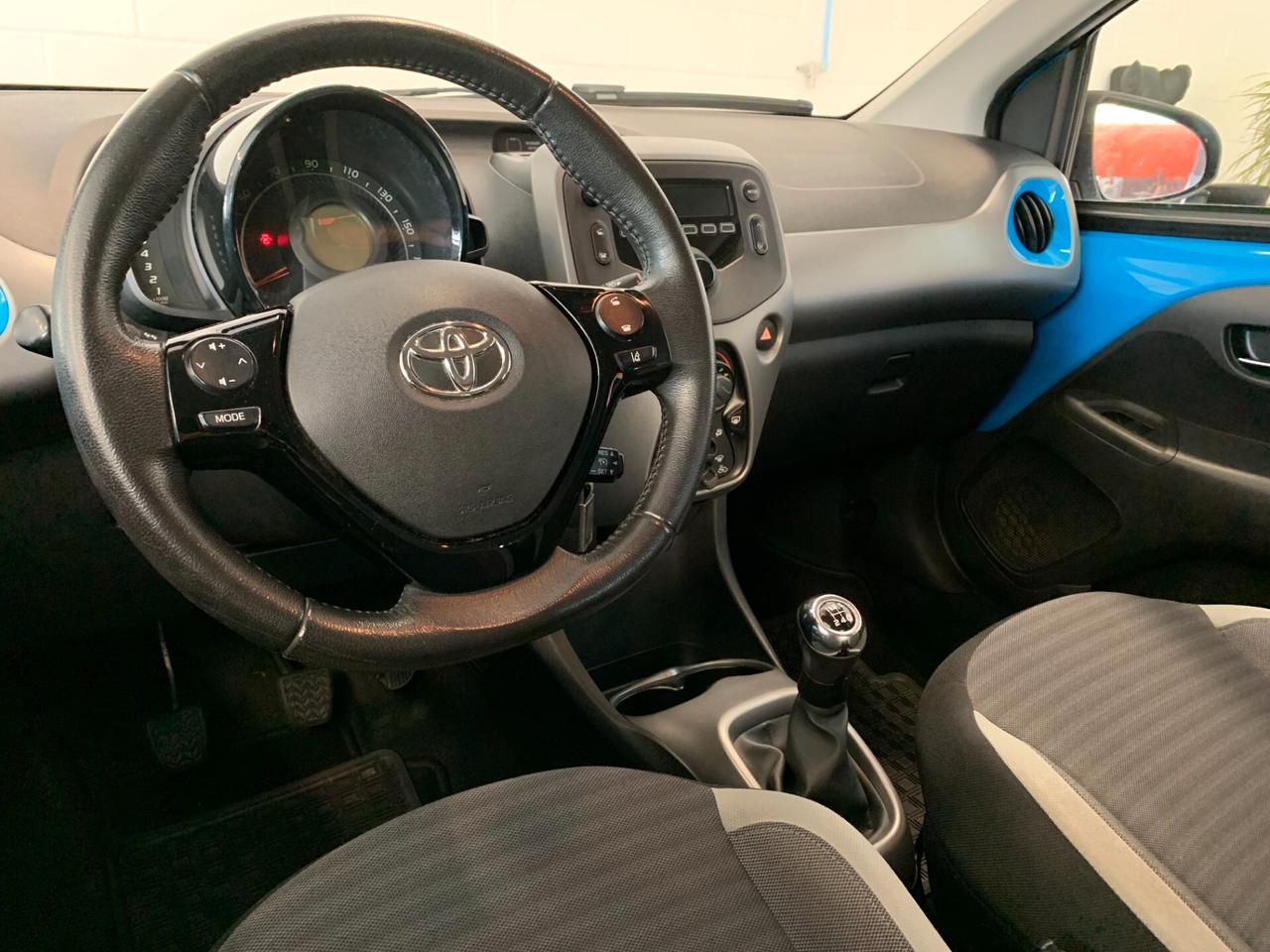 Toyota Aygo 1.0 VVT-i 69 CV 5 porte x-business