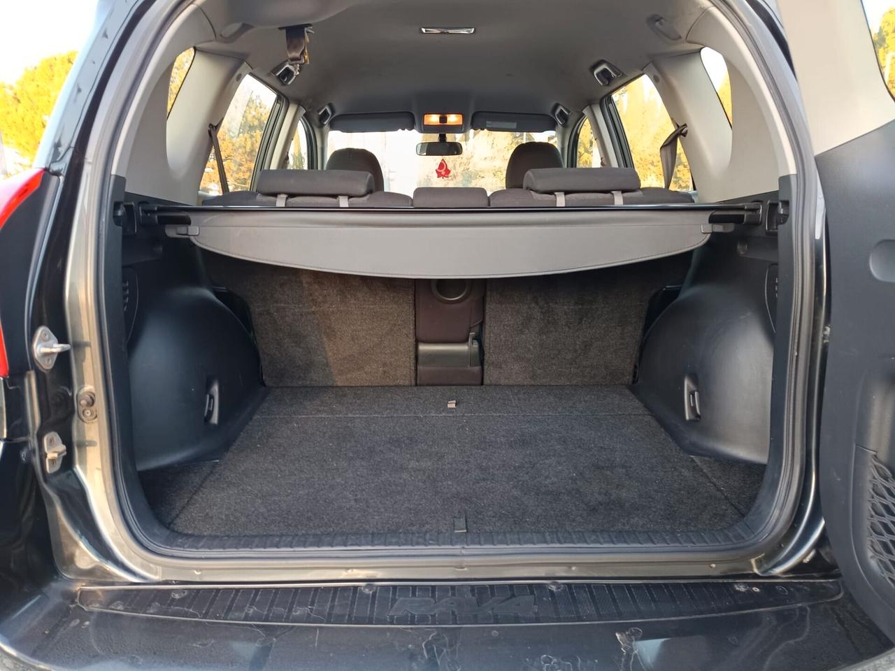 TOYOTA RAV4 4x4 DIESEL Tua a 93€ al mese