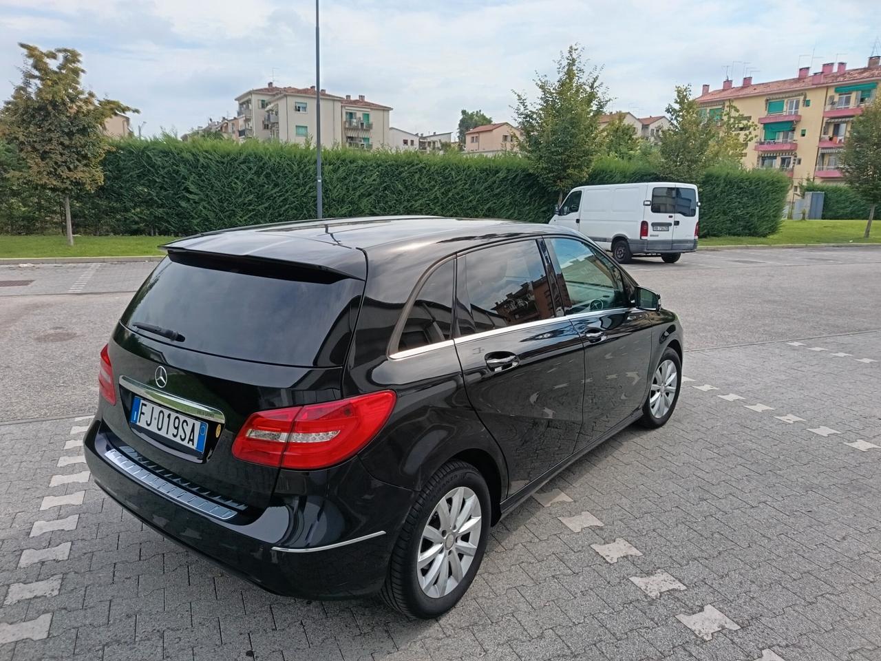 Mercedes-benz B 180 CDI Premium ok neo patente