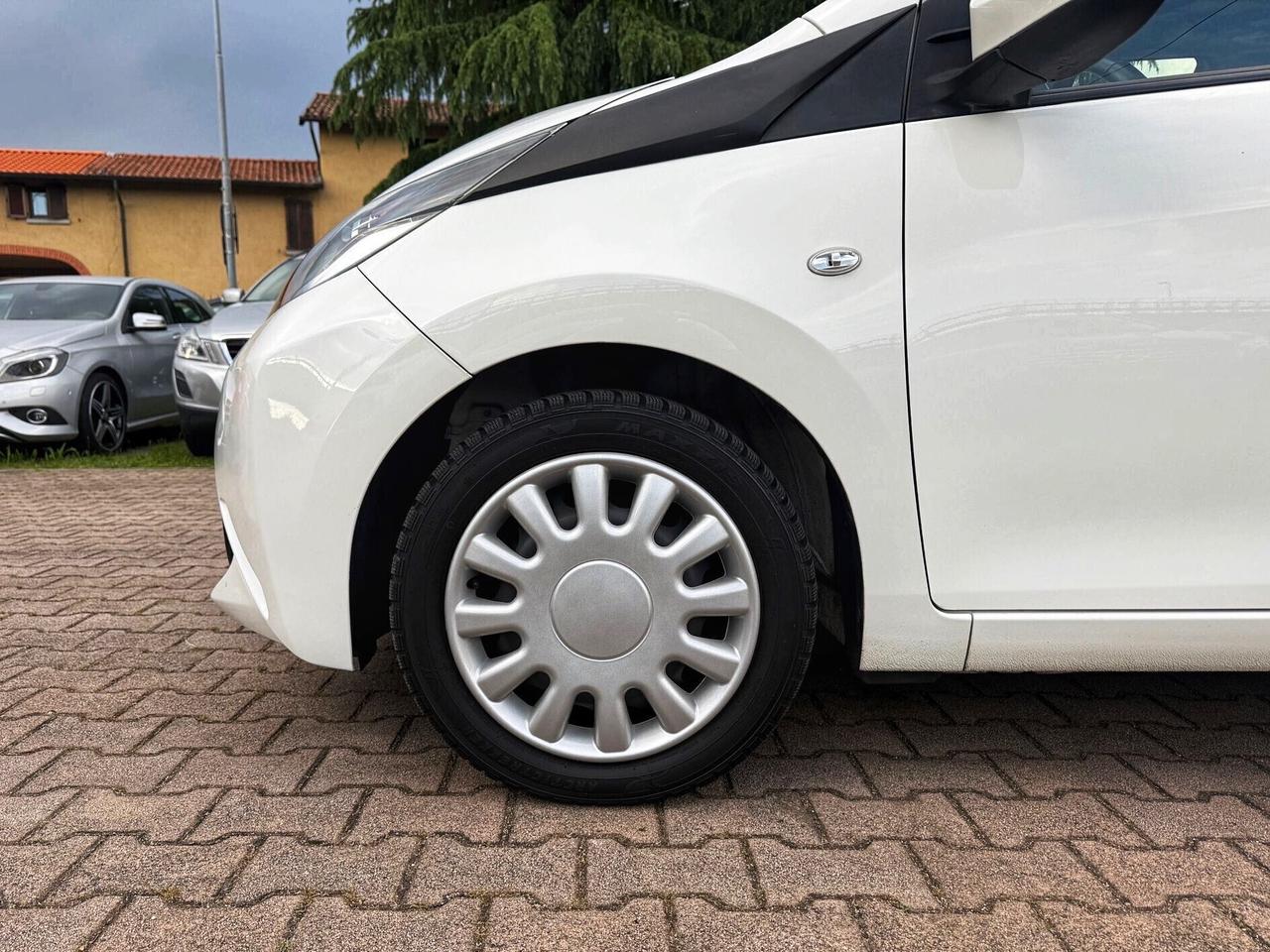 Toyota Aygo 1.0 VVT-i 69 CV 5 porte OK NEOPATENTATI