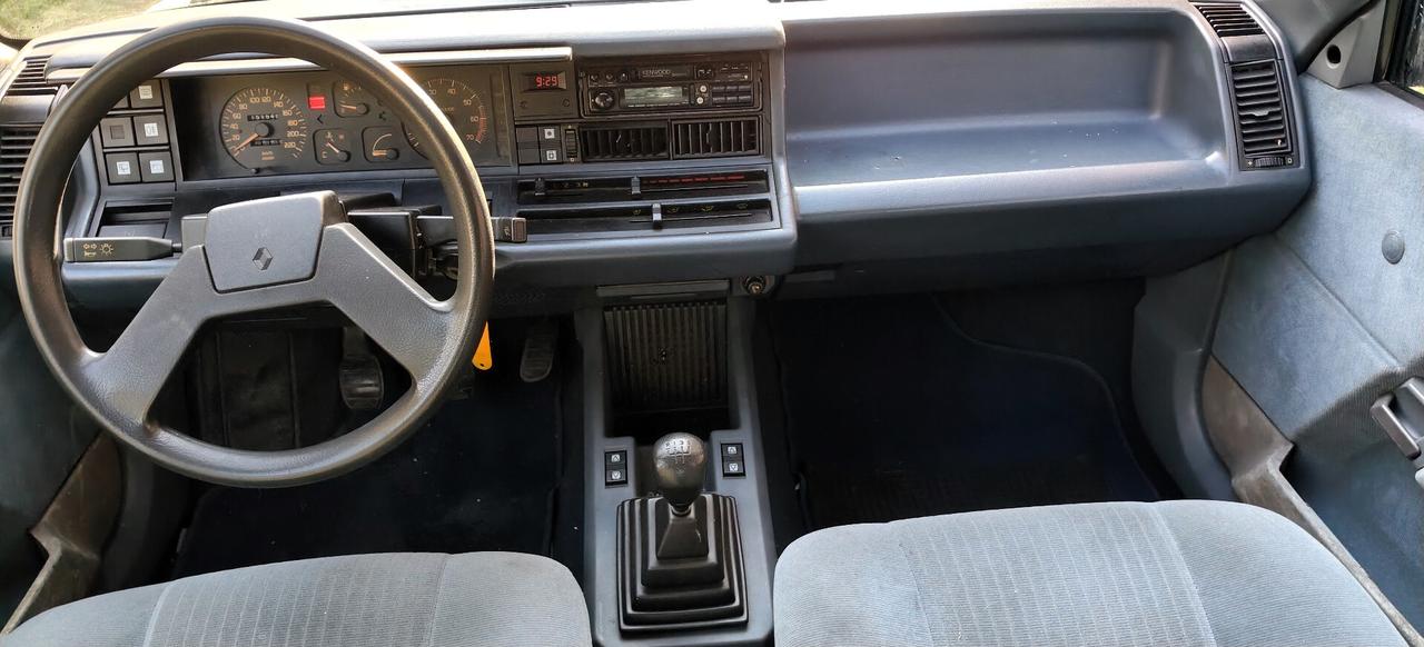 Renault R 21 Nevada 1.7 GTS e Gancio traino