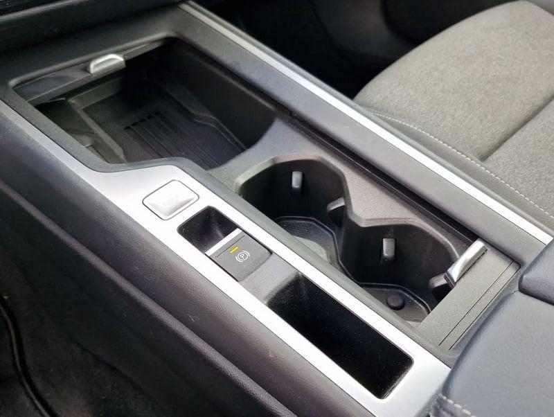 Volkswagen Passat Variant 1.5 eTSI ACT DSG Camera 17" Navi