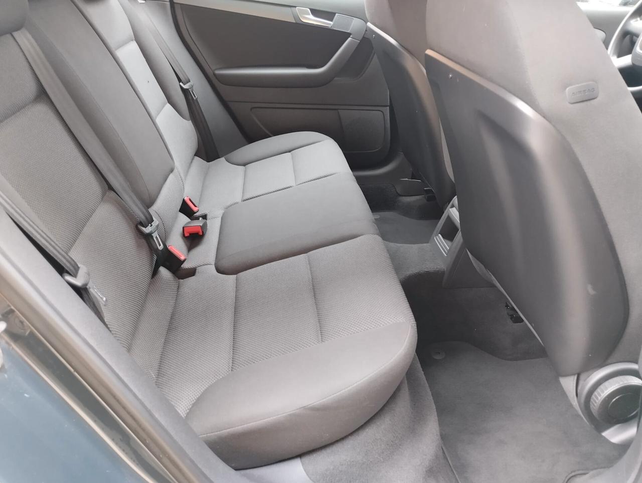 Audi A3 1.6 TDI 105 CV CR Attraction