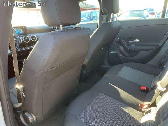 MERCEDES-BENZ CLA 180 CLA Shooting Brake 180 d TETTO d Business GE082CE
