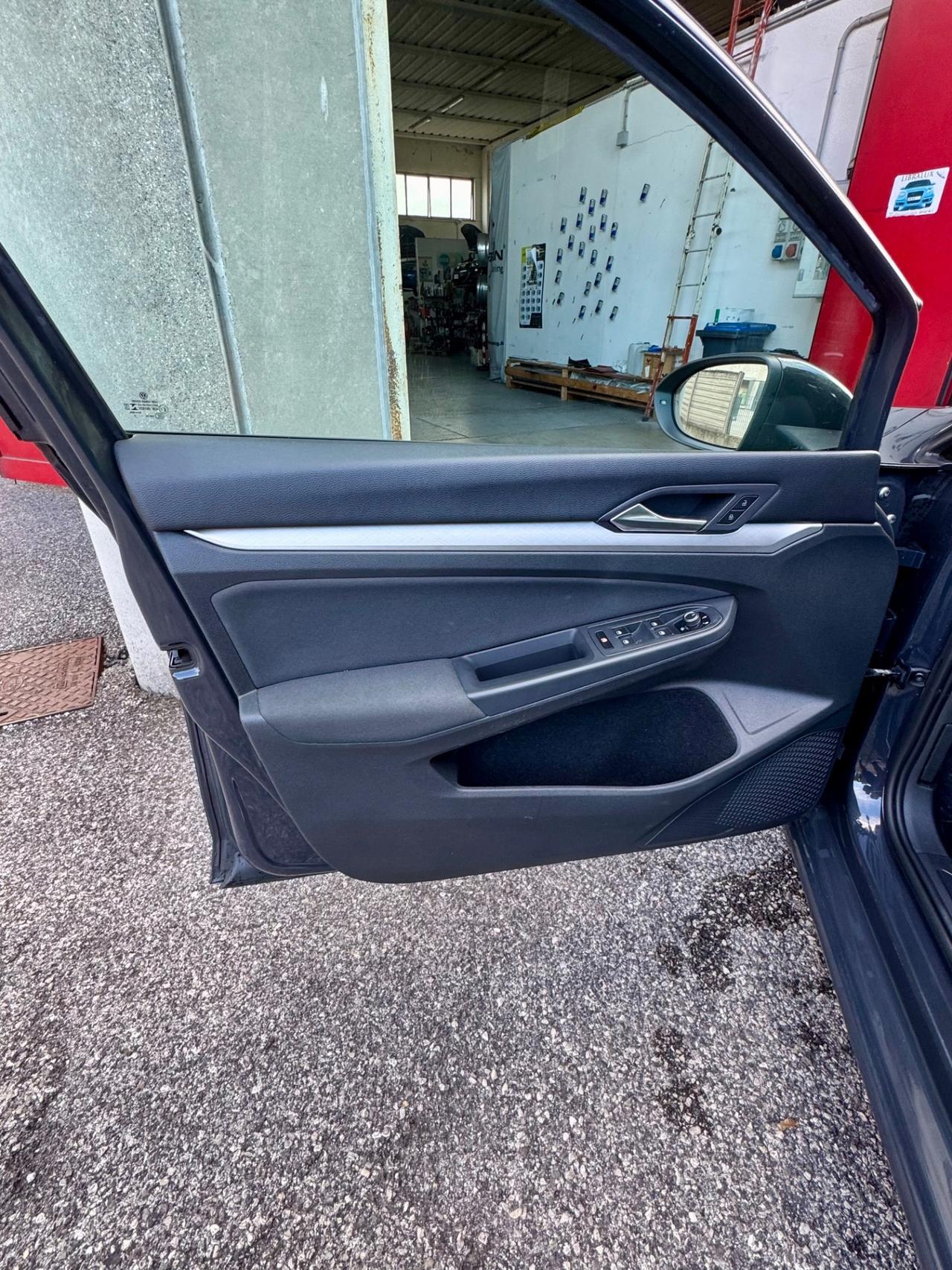 Volkswagen Golf 1.0 TSI EVO Life
