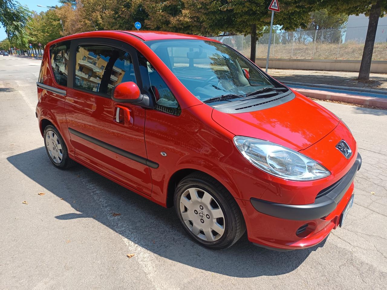 Peugeot 1007 1.4 HDi Sporty