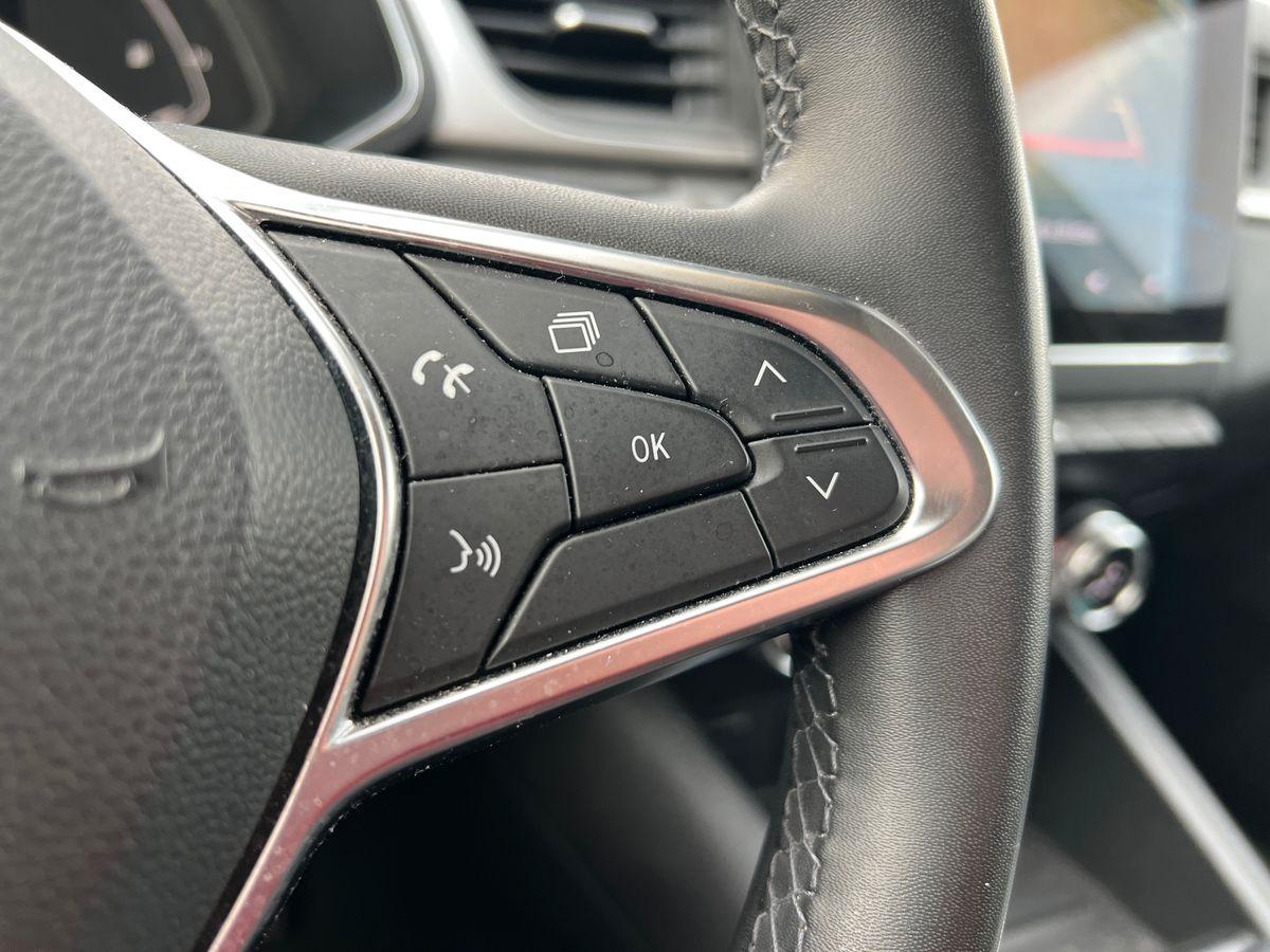 RENAULT Captur 1.6 E-Tech hybrid Initiale Paris 145cv auto