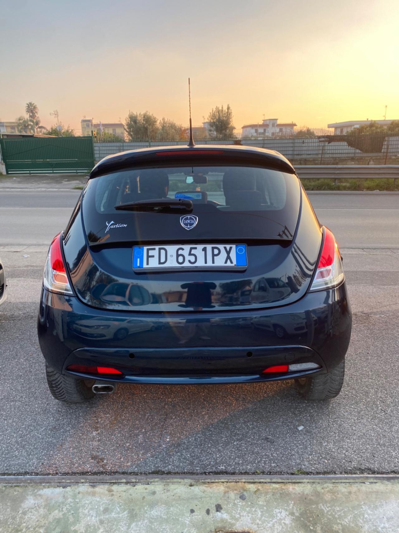 Lancia Ypsilon 1.2 69 CV 5 porte GPL Ecochic Silver