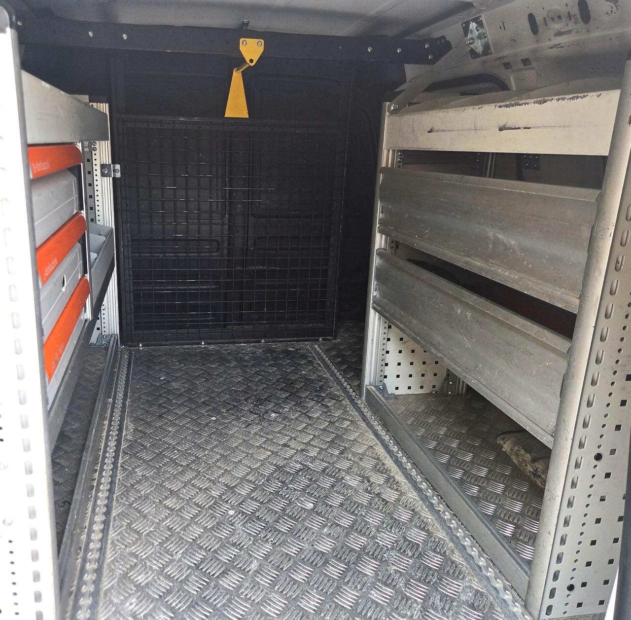 Volkswagen Caddy 4x4 2.0 TDI CON ATTREZZATURA