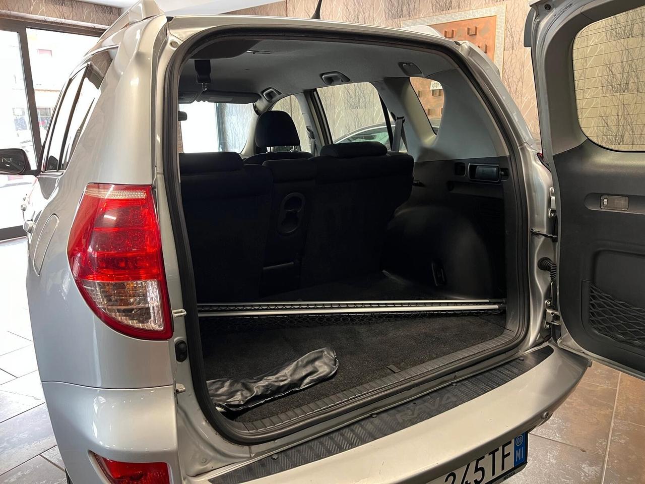 Toyota RAV 4 RAV4 2.2 D-4D 136 CV DPF Sol