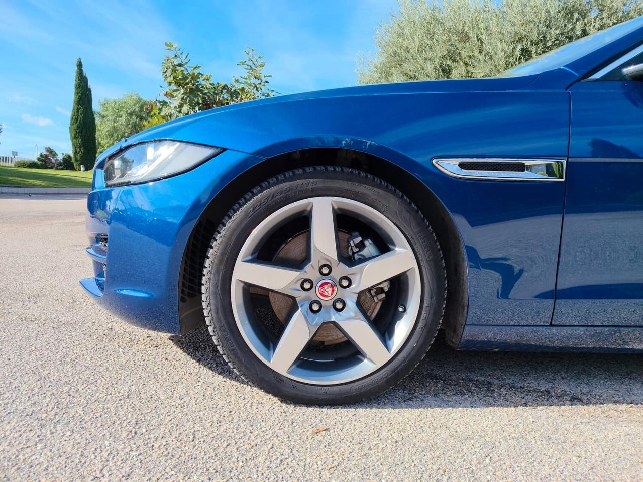 Jaguar XE 2.0 D Turbo 180CV aut. Prestige Business Edition