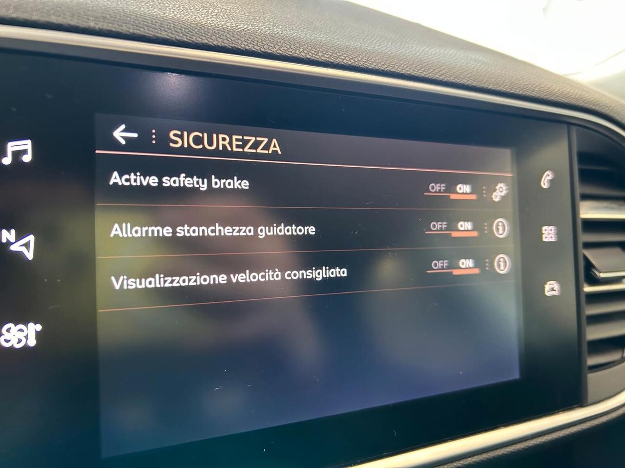Peugeot 308 SW ALLURE BlueHDi 130 EAT6 SPOTICAR