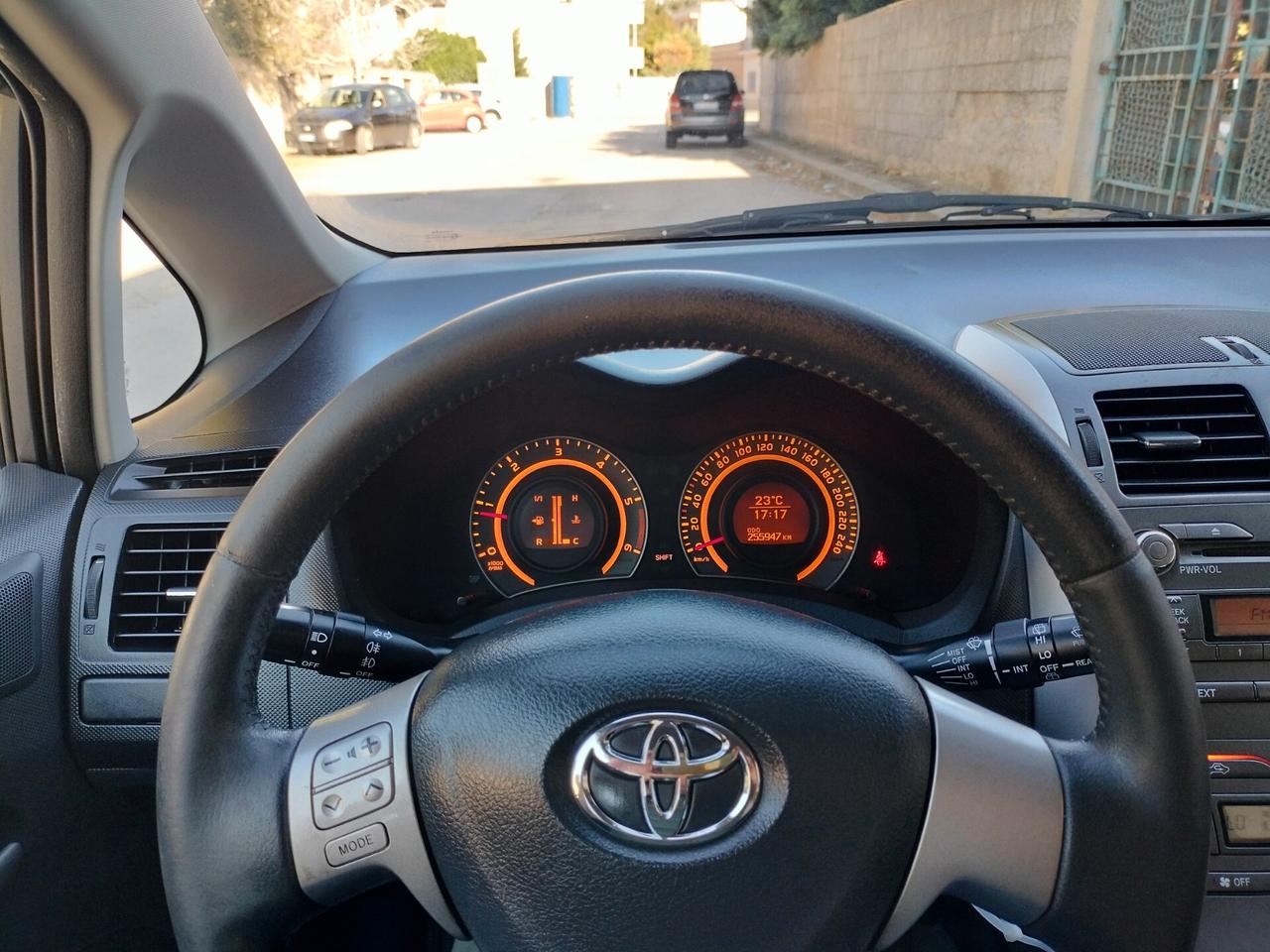 Toyota Auris 2.0 D-4D 5 porte Sol MY'08