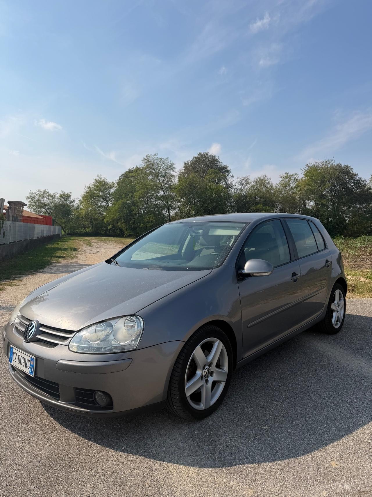 Volkswagen Golf 2.0 16V TDI 5p. Sportline