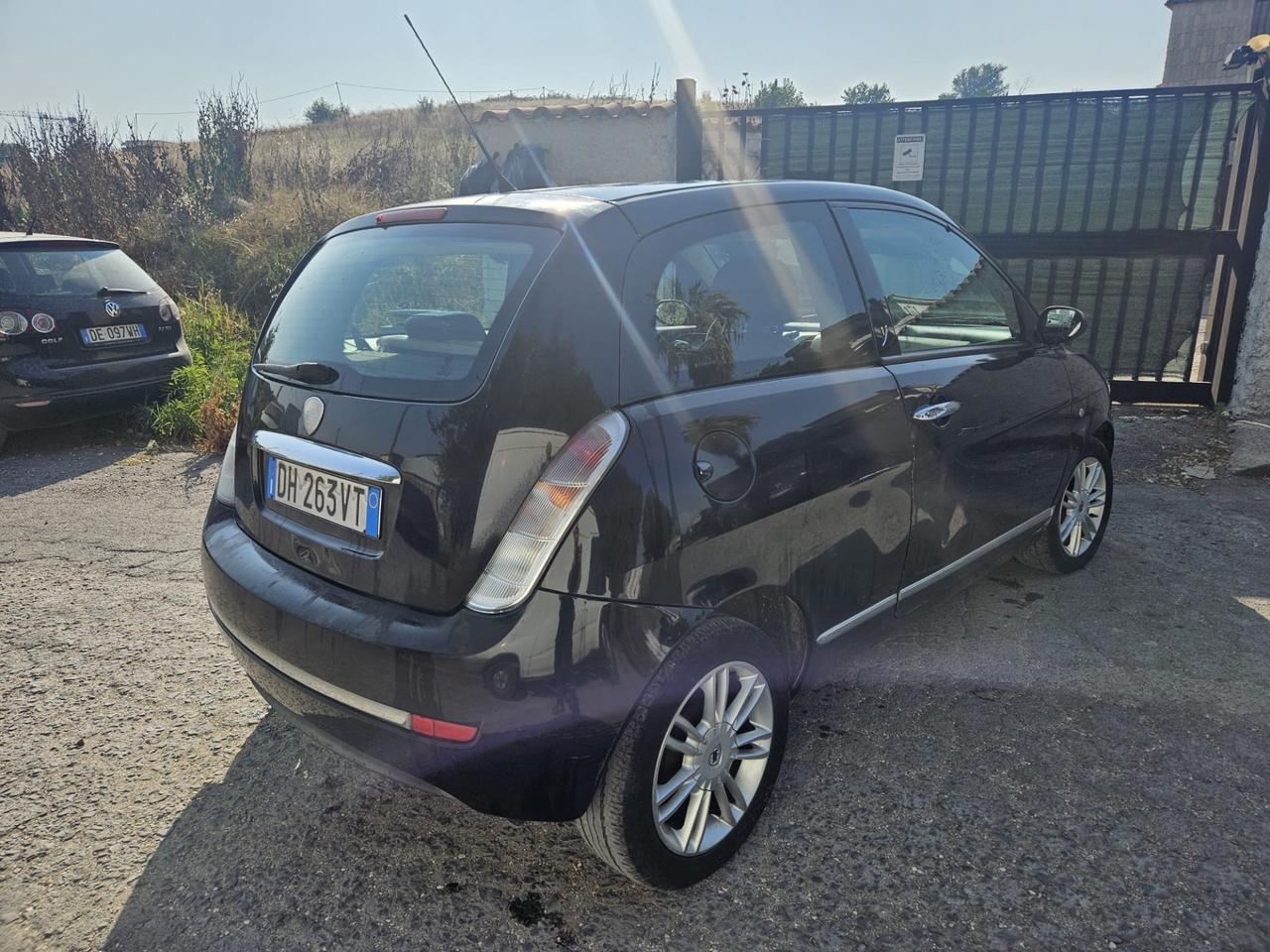 Lancia Ypsilon 1.3 MJT 75 CV Platino