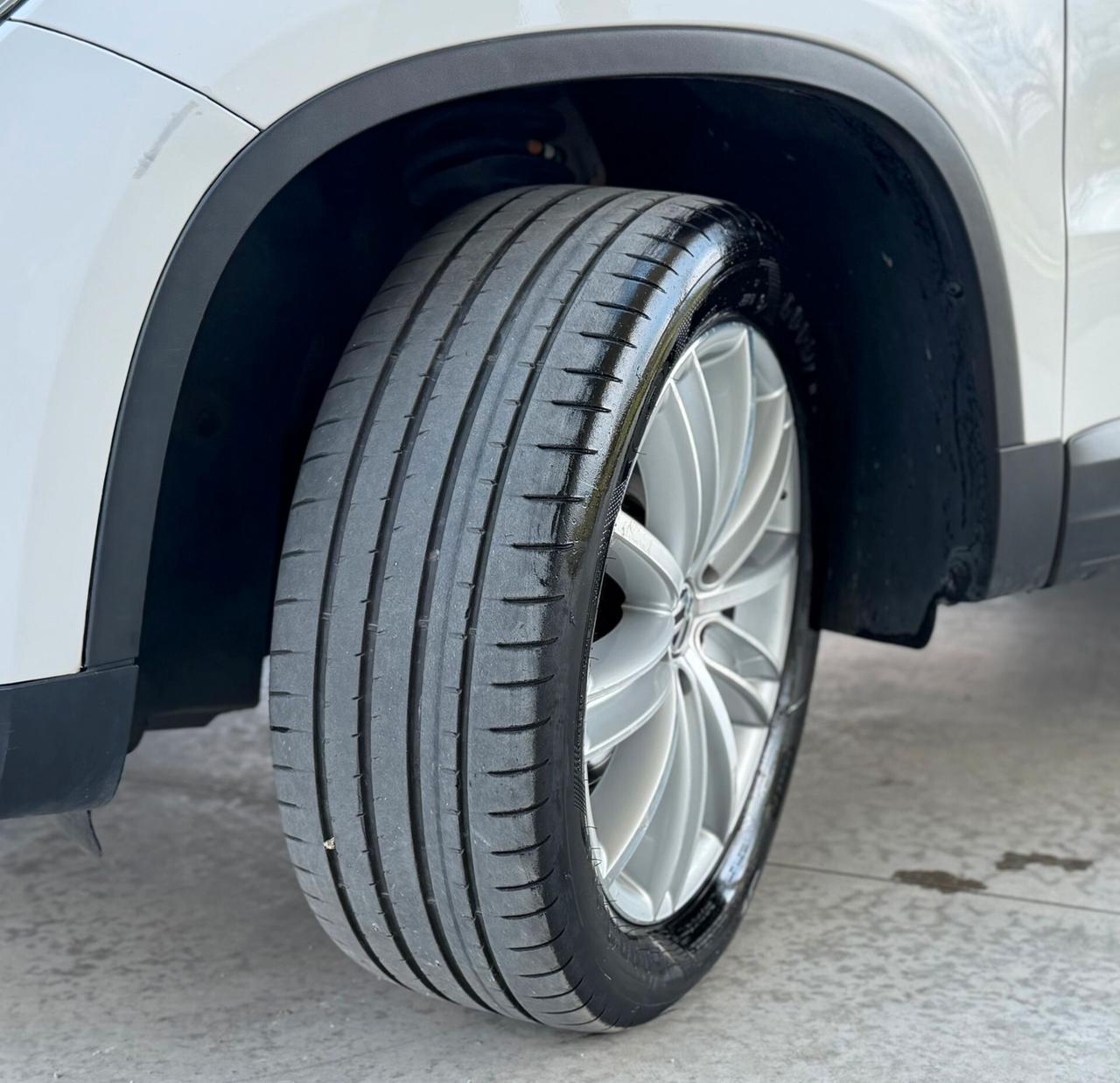 Volkswagen Tiguan 2.0 TDI DPF 4MOTION DSG Sport & Style