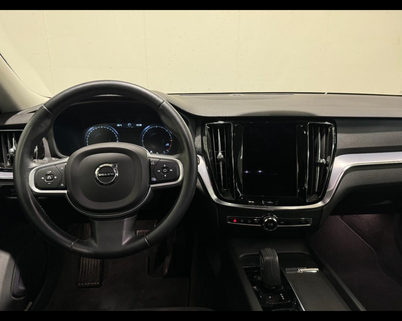 VOLVO V60 B4 MOMENTUM BUSINESS PRO AUTO