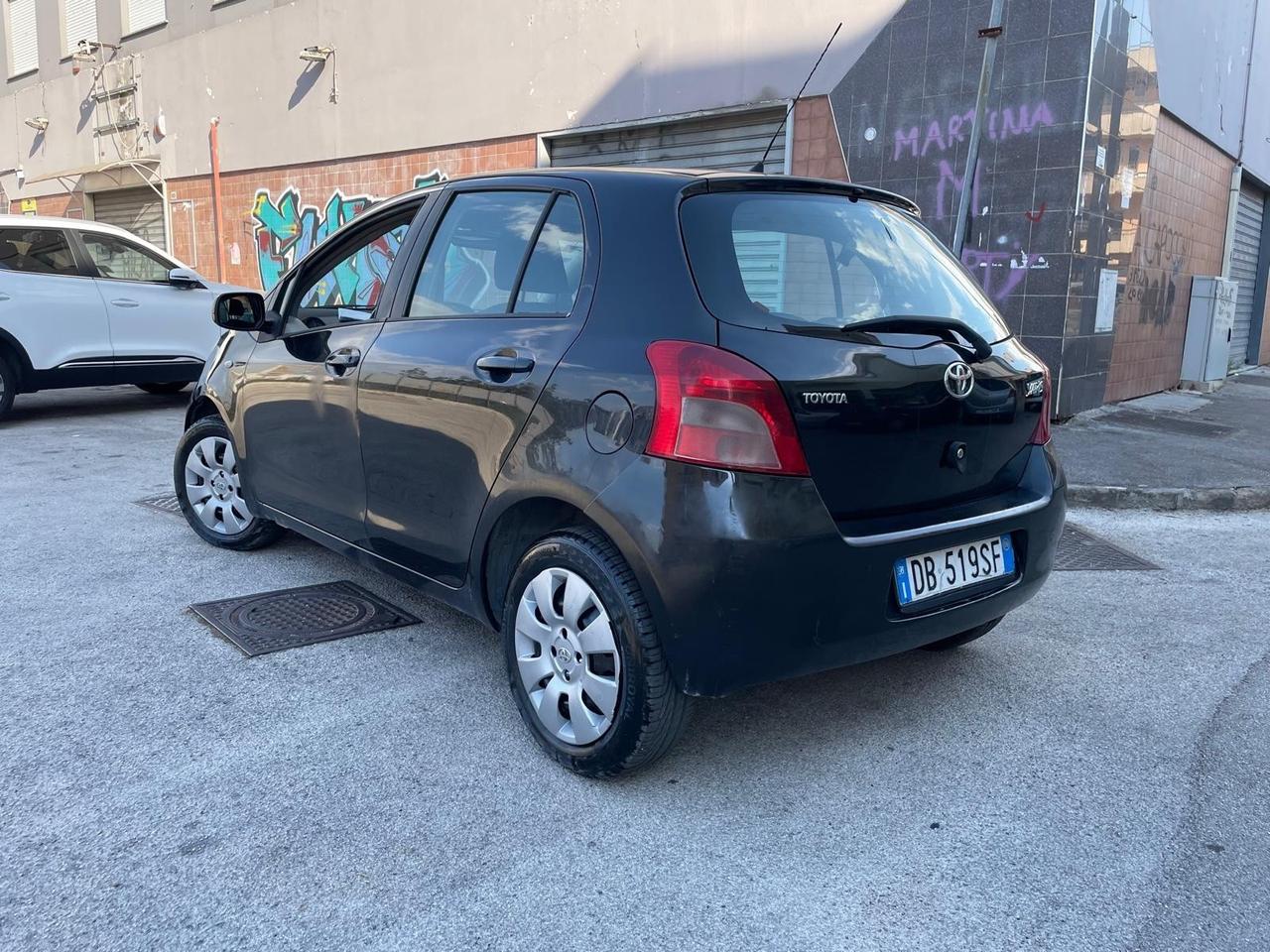 Toyota Yaris 1.0 5 porte Sol