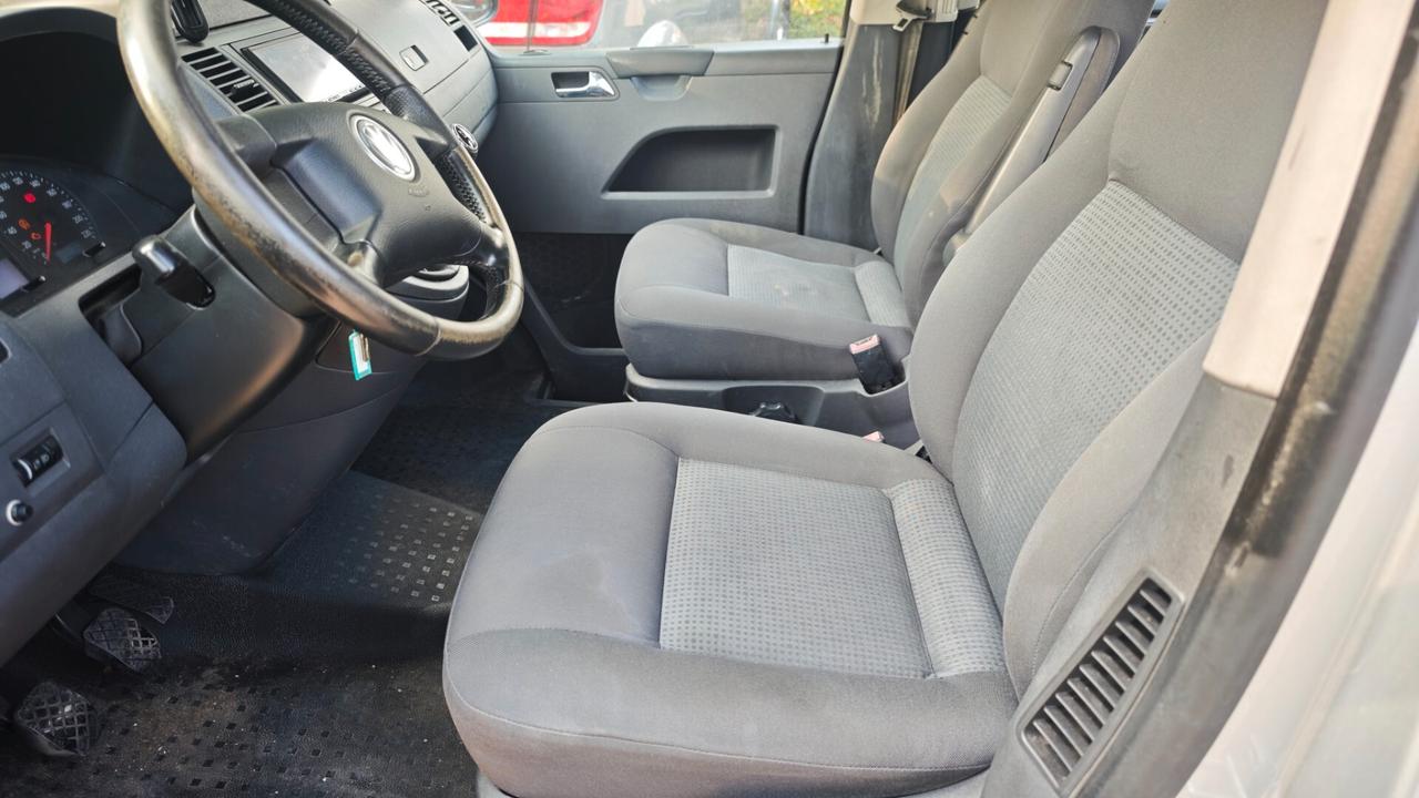 Volkswagen Caravelle Multivan 2.5 TDI/174CV 4motion Highline
