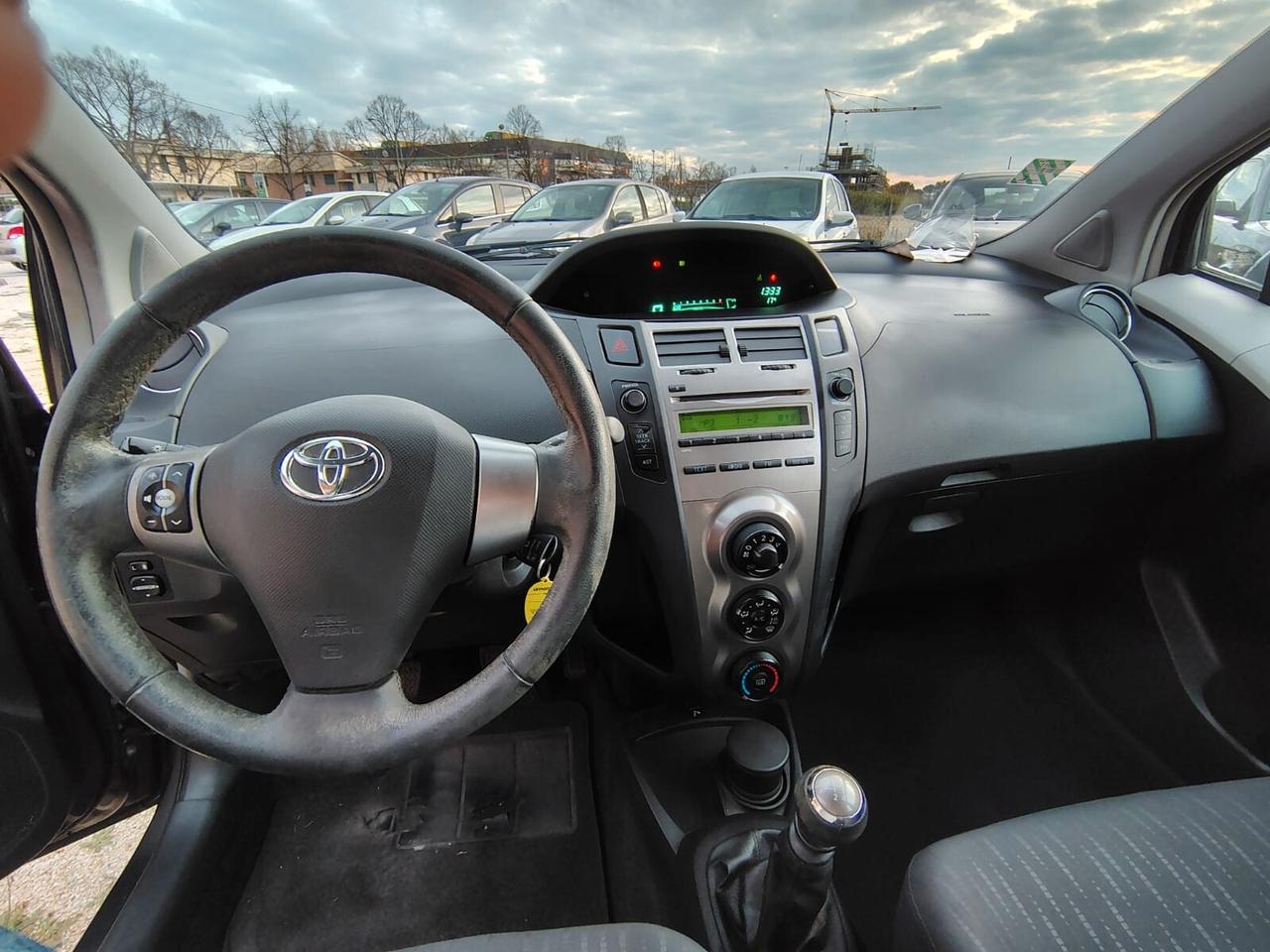 Toyota Yaris 1.3 5 porte Sol