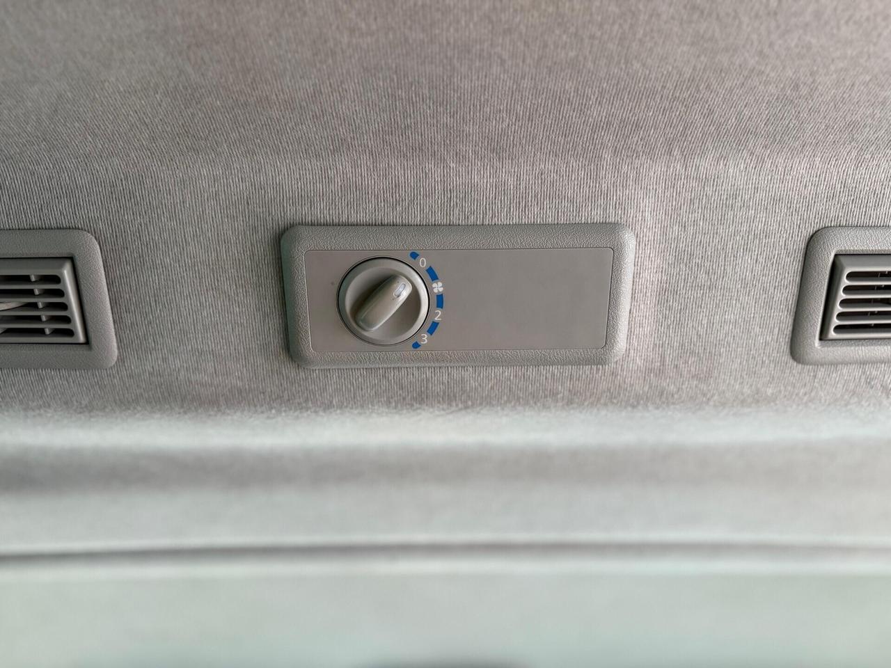 Renault Trafic T27 1.6 dCi 125CV 9 POSTI