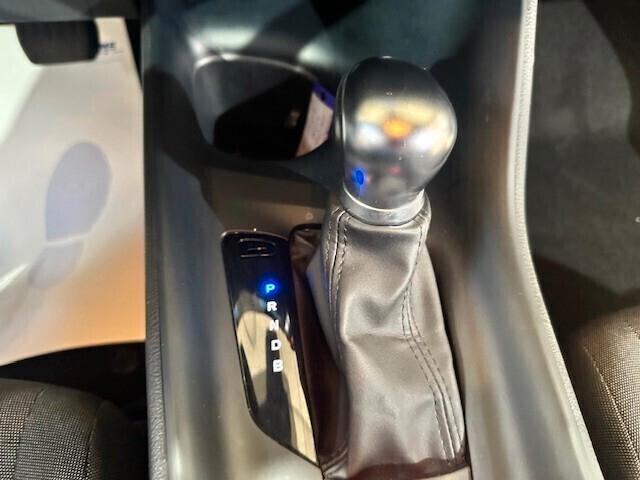 Toyota C-HR 1.8 Hybrid E-CVT Business