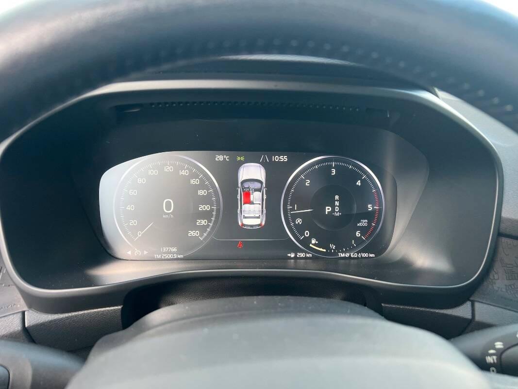 Volvo XC40 2.0 d3 Momentum auto my21